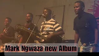 Mark Ngwaza achiimba song new pastage yepaAlbum live Macheso Home Coming Aquatic Complex chtwn