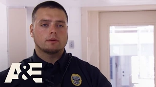 Behind Bars: Rookie Year: CO Finds A Razor (S1, E5) - Bonus Scene | A&E