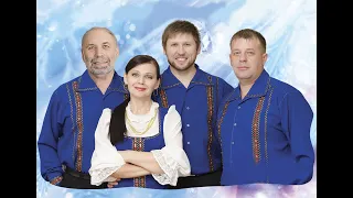 Голубая кофта.