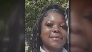 Teen girl stabbed to death in Chicago's Loop