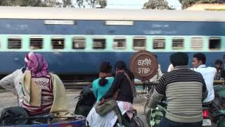 Railway crossing - Amritsar (Punjab, India) - 06.12.2010