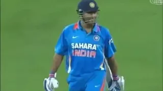 Dhoni throws bat on Brett lee