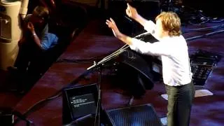 PAUL MCCARTNEY (THE BEATLES) 'HEY JUDE' @ ROYAL ALBERT HALL, LONDON 2012