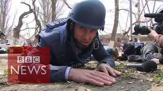Ukraine crisis: Shots fired during ceasefire visit - BBC News