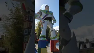 Canular de Richard Darbois en Buzz l'Éclair à Disneyland Paris