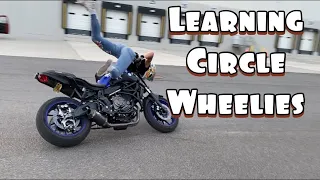 HOW TO CIRCLE WHEELIE! ( EPISODE 1* TEACHING MY GIRLFRIEND )