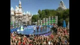 Backstreet Boys - Disney Parks Christmas Day Parade - Its Christmas Time Again