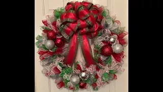 Mesh Curls Christmas Wreath