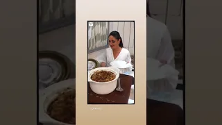 Bollywood Diva Kareena kapoor enjoying her meal with Chicken Biryani 😋🍛...like share and subscribe 🙏