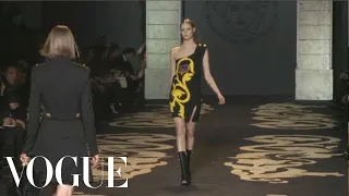 Versace Ready to Wear Fall 2011 Vogue Fashion Week Runway Show