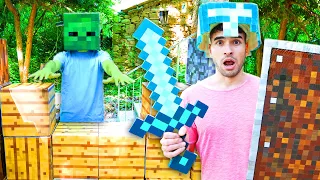 GLI ZOMBIE DISTRUGGONO LA MIA CASA DI MINECRAFT NELLA VITA REALE