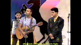 Rick & Renner Cantam "Saudade Pesada" No "Especial Sertanejo" (TV Record • XX/XX/1997)
