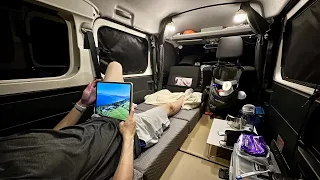 Car camping with a light car like a capsule hotel