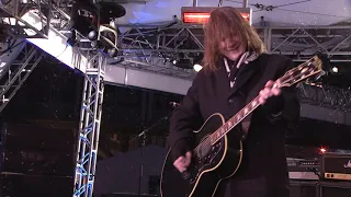 Soul Asylum - Runaway Train Live (Super Bowl Live Performance)