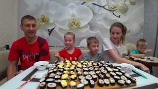 МУКБАНГ ПЕРВЫЕ ДОМАШНИЕ РОЛЛЫ ОТ НАСТЁНКИ! #stepfamily #mukbang #мукбанг