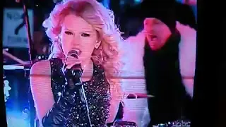 Taylor Swift during the stage at Times Square from Dick Clark’s New Year’s Rockin’ Eve 2009