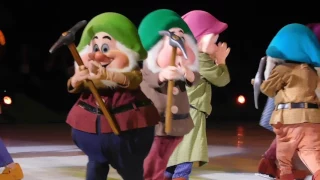 Disney on Ice Dare to Dream Seven Dwarfs