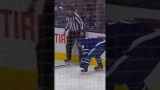 Mitch Marner Ties Skate During Power Play! 🤣 #leafs