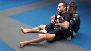 Transitioning between armbar and back control (Lachlan Giles)