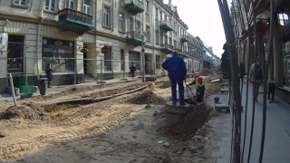 Remonto darbai Vilniaus gatvėje nejuokais papiktino praeivę