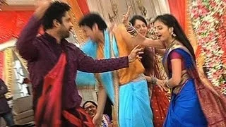 Behind The Scenes - Masti On the Sets Of Iss Pyaar Ko Kya Naam Doon?...Ek Baar Phir