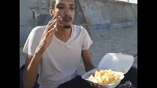 SPICY PINEAPPLE And DELICIOUS Lunch On The BEACH!! || Muizenberg Flea Market Tour || CAPE TOWN