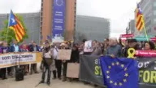 Puigdemont attends demo outside EU in Brussels