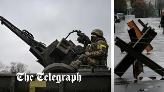 Ukrainians assemble anti-tank barricades as Kyiv braces for Russian onslaught | Russia-Ukraine war