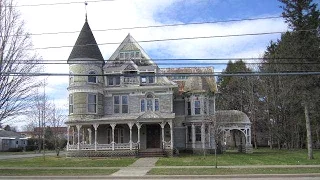 Sprawling 'haunted' 1880s mansion, yours for just $105K