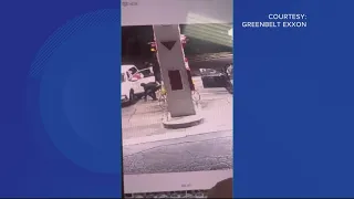 VIDEO: Man shot despite complying with carjackers' commands at gas station in Greenbelt