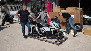 unboxing Honda XADV750 2024