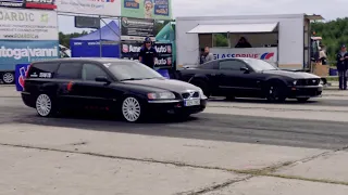 Ford Mustang GT 4.6 vs Volvo V70 2.4T 1/4 mile drag race