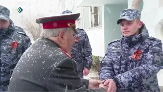 В Сыктывкаре военный оркестр поздравил труженика тыла Вячеслава Истомина с предстоящим Днём Победы
