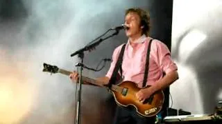 Paul McCartney singing "Back in the USSR" Fenway Park, Boston