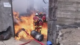 Dramático video en medio de un incendio