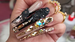 Buchona Nails | Rosegold and Black Design | 3d roses