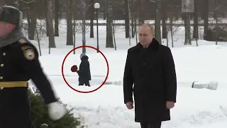 УКРАЛИ ЦВЕТЫ ПУТИНА ЧТО СЛУЧИЛОСЬ ?  Путин посетил могилу умершего в блокаду брата #россия #путин