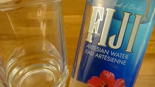 Fiji Water / Wasser