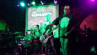 The Droogettes with Dez Cadena "Skulls" Live At QXT's, Newark, NJ 6/15/19