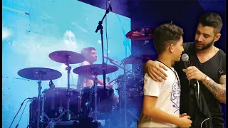Gusttavo Lima chama garoto de 14 anos pra tocar bateria