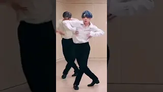 [BTS JIMIN] 아박지민 진짜 너무잘한다.. 존나 춤너무잘춰서 눈물이 난다 춤을 잘 추는걸 넘어서 본인만의 먼가로 재해석함