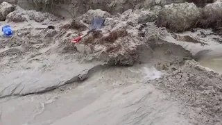 Giant dam burst, will sand city survive?!!