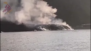 La lava alcanza de nuevo el mar en el entorno de la playa de Los Guirres