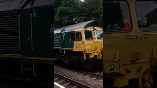 Freightliner 66517 Passing Trimley station 2/8/23 #trimley #class66 #freightliner #trainspotting