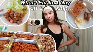 WHAT I EAT IN A DAY DOING COLLEGE ON A SHIP *Semester at Sea*