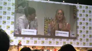 Jennifer Lawrence Drops the Mic - Hunger Games pael - SD Comic Con 2015 (Hall H)