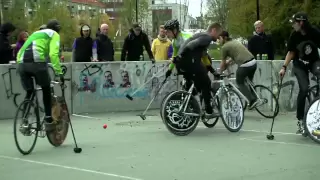 ASPHALT CPH - BIKE POLO (RIDER CRASHES OVER THE GOAL!!!)