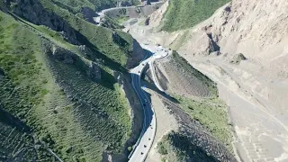 Beautiful highway in China's Xinjiang reopens, attracting thousands of tourists