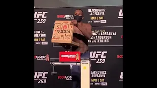 a story of a pizza in weigh ins | Jan blachowicz vs Israel Adesanya #UFC259