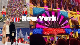 [4K]🇺🇸NYC Walk🎄✨Saks Fifth Avenue Holiday Light Show & 6th Ave Christmas Decorations 2022